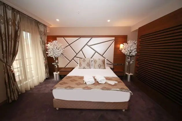 Deluxe Tek Büyük Yataklı Oda