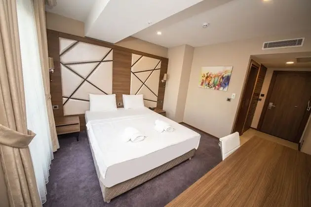 Deluxe Tek Büyük Yataklı Oda