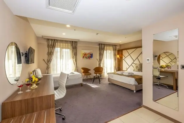 Deluxe Tek Büyük Yataklı Oda