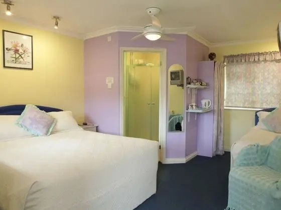 Üç Kişilik Oda, Banyolu/Duşlu (King Size & Single Beds)