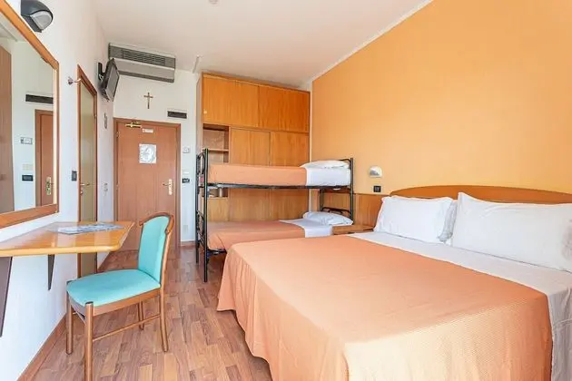 Dört Kişilik Oda, Balkon, Deniz Manzaralı