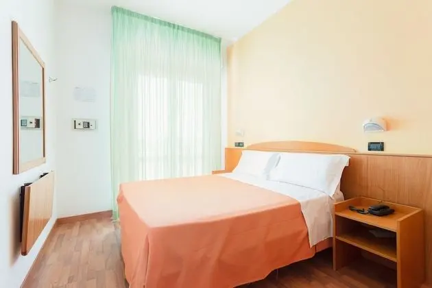 Tek Büyük Yataklı Oda, Balkon, Deniz Manzaralı