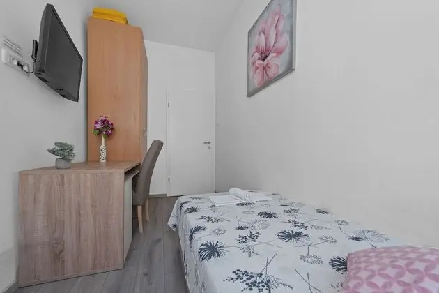 Tek Kişilik Oda, Ortak Banyo