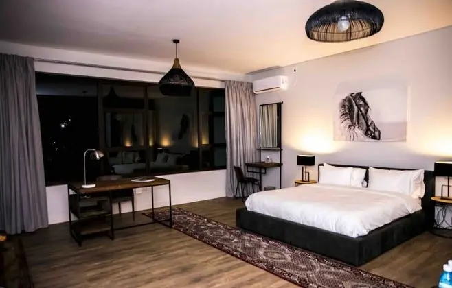 Luxury Oda