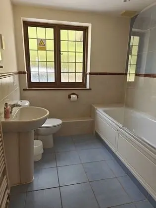 Tek Büyük Yataklı Oda, Banyolu/Duşlu