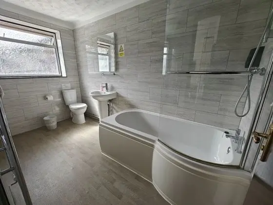Üç Kişilik Oda, Banyolu/Duşlu