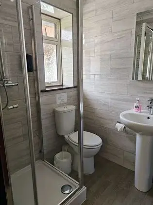 Üç Kişilik Oda, Banyolu/Duşlu