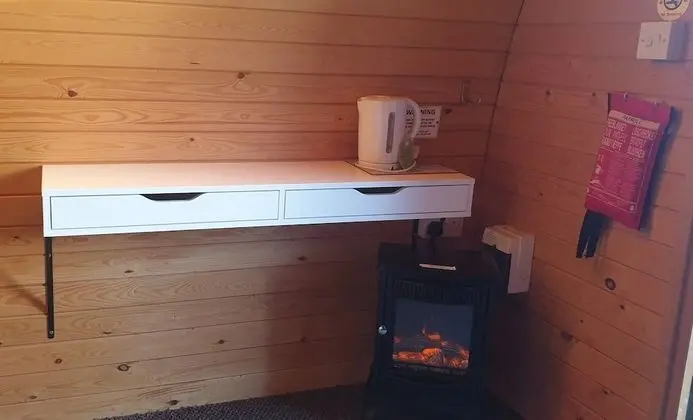 Oda, Ortak Banyo (Dog Pod)