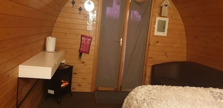 Oda, Ortak Banyo (Dog Pod)
