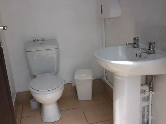 Oda, Ortak Banyo (Dog Pod)