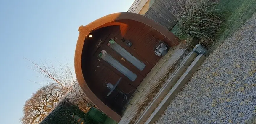 Oda, Ortak Banyo (Dog Pod)
