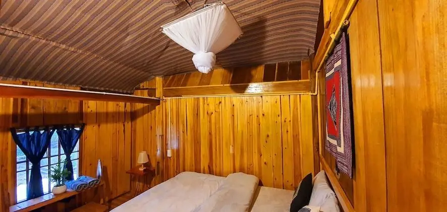 Tek Büyük Yataklı Oda, Ortak Banyo