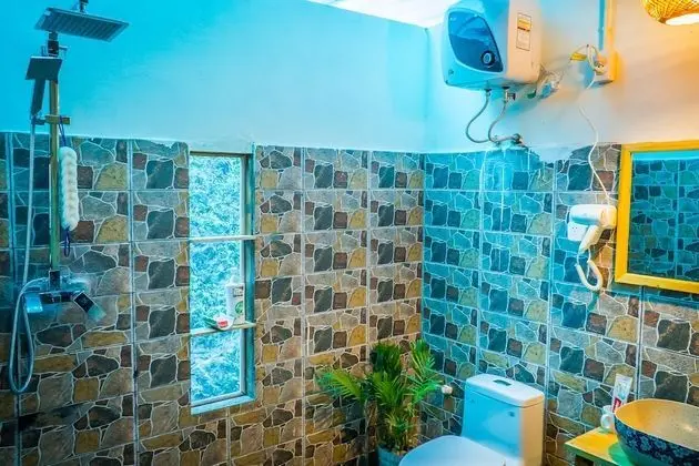 Tek Büyük Yataklı Oda, Ortak Banyo