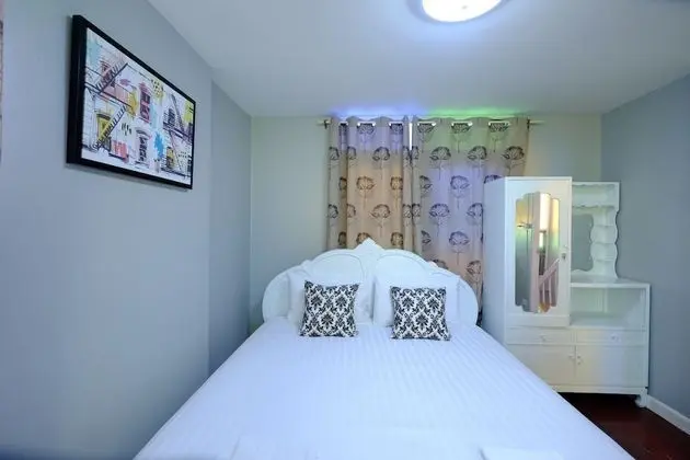 Standard Double Room with Shared Bathroom