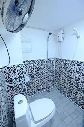 Standard Double Room with Shared Bathroom