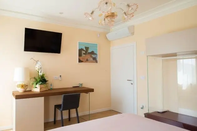 Comfort Tek Büyük Yataklı Oda