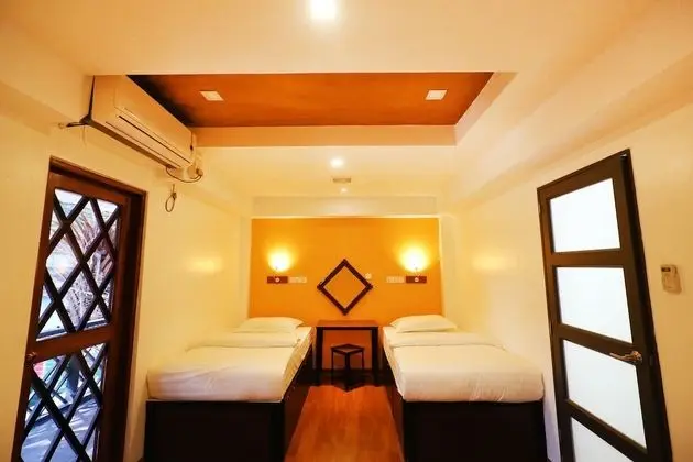 Ortak Ranzalı Oda, Karma Ranzalı Oda (4 Single Beds)