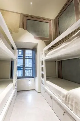 Deluxe Ortak Ranzalı Oda, Banyolu/Duşlu