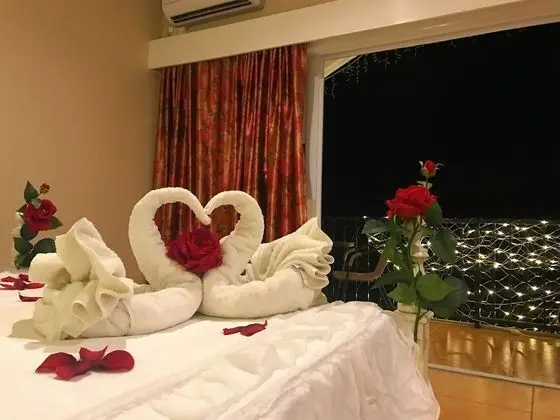 Deluxe Tek Büyük Yataklı Oda, Balkon, Okyanus Manzaralı