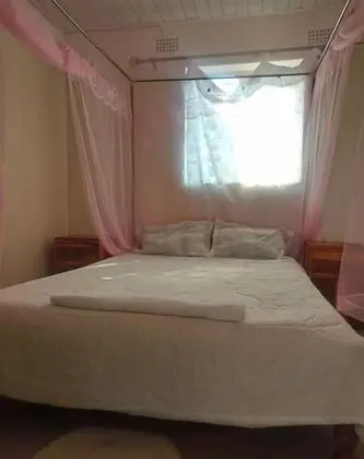 Family Tek Büyük Yataklı Oda