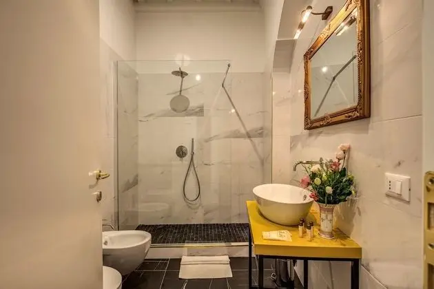 Luxury Tek Büyük Yataklı Oda