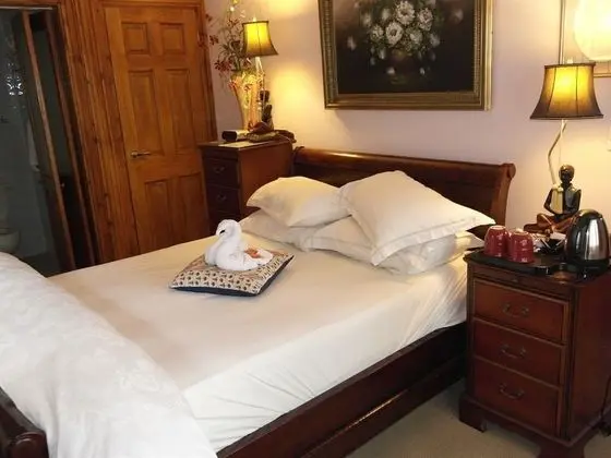 Premier Tek Büyük Yataklı Oda, Banyolu/Duşlu (walk in Ensuite Shower)