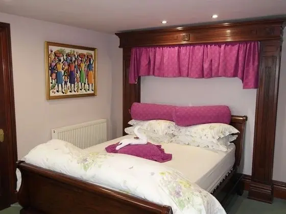 Premier Tek Büyük Yataklı Oda, Banyolu/Duşlu (walk in Ensuite Shower)