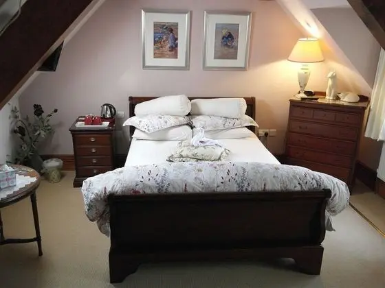 Premier Tek Büyük Yataklı Oda, Banyolu/Duşlu (walk in Ensuite Shower)