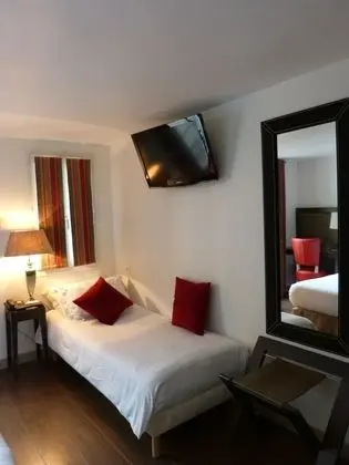 Üç Kişilik Oda