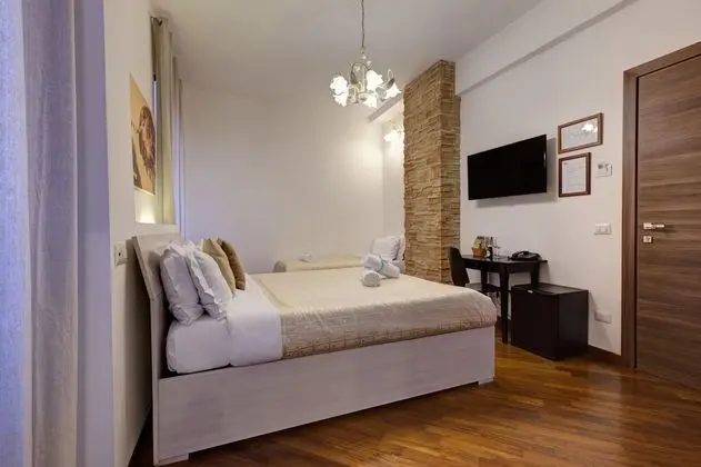 Üç Kişilik Oda