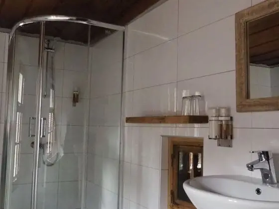 Tek Büyük Yataklı Oda, Banyolu/Duşlu