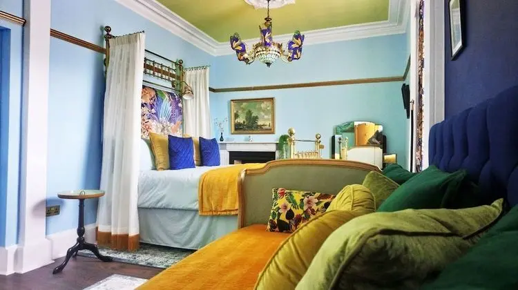 Luxury Tek Büyük Yataklı Oda