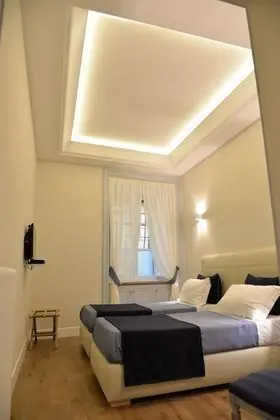 Tek Büyük veya İki Ayrı Yataklı Oda (Blue Rose)