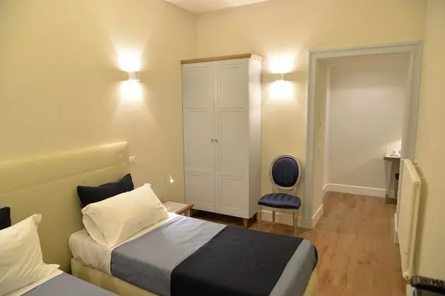 Tek Büyük veya İki Ayrı Yataklı Oda (Blue Rose)