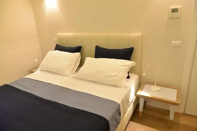 Tek Büyük Yataklı Oda (Grey Rose)