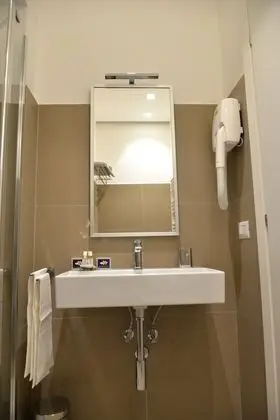 Tek Büyük Yataklı Oda (Red Rose)