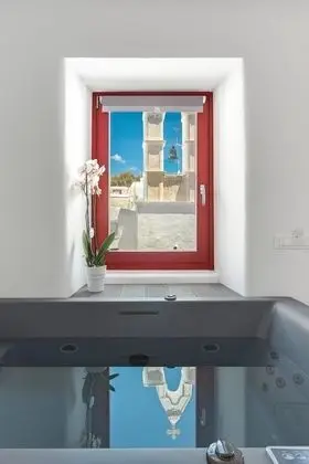 Deluxe City View Suite with Indoor Hot Tub
