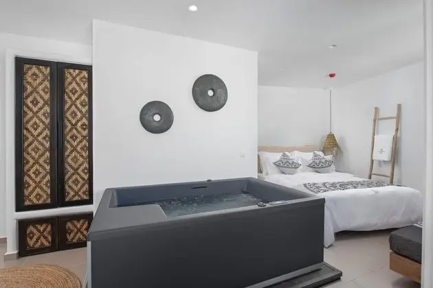 Deluxe City View Suite with Indoor Hot Tub