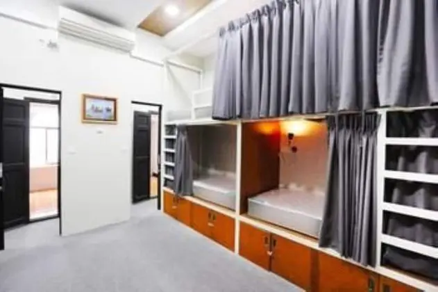 Oda (Single Bed in 8 Beds, No Balcony)