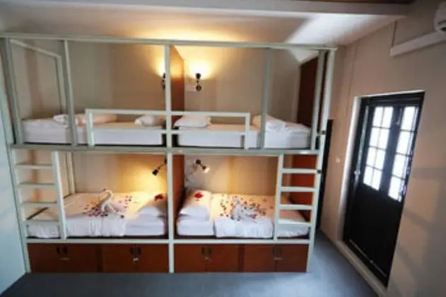 Ortak Ranzalı Oda, Karma Ranzalı Oda (Bed in 6-Bed)