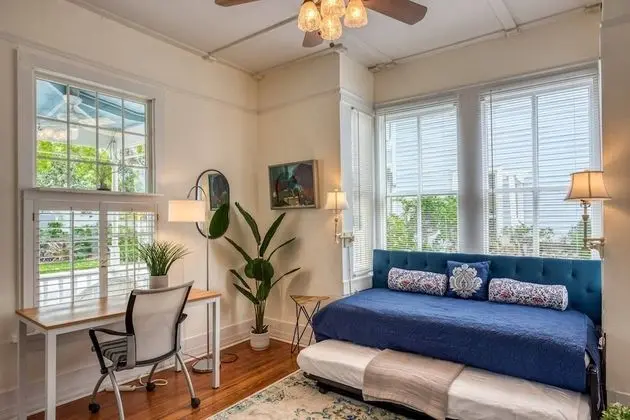 Ev (Little Yellow Cottage on Water Street)