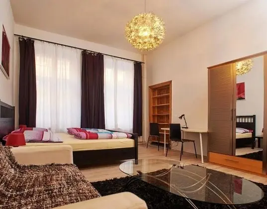 Tek Büyük Yataklı Oda, Ortak Banyo