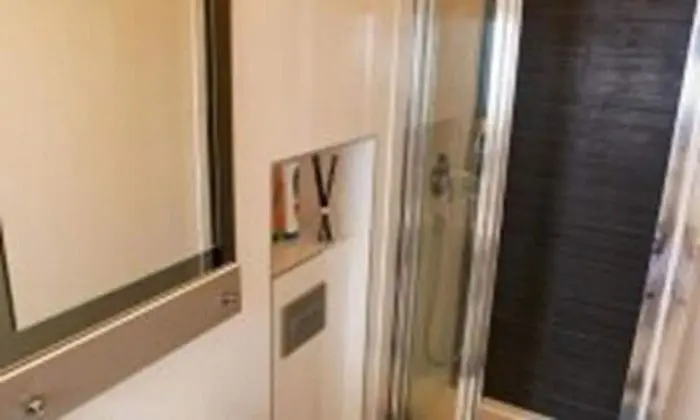 Tek Büyük Yataklı Oda, Ortak Banyo