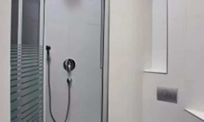 Tek Kişilik Oda, Ortak Banyo