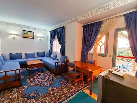 Superior Oda, Havuz Manzaralı