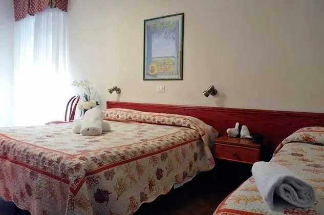 Üç Kişilik Oda