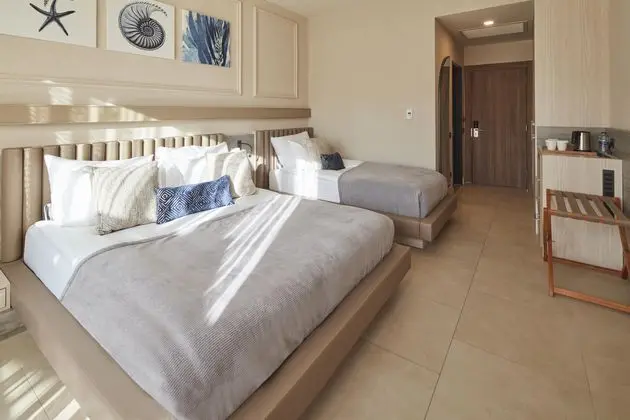 https://images.etstur.com/imgproxy/resize/2560x1440/files/images/hotelImages/etsrooms/1039/Liu_Resorts_20241005141052_5.jpg