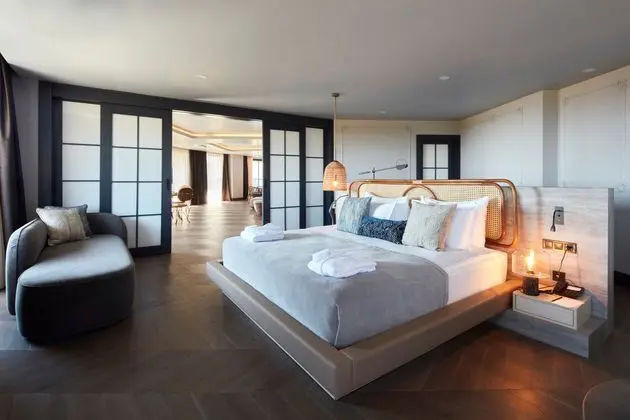 https://images.etstur.com/imgproxy/resize/2560x1440/files/images/hotelImages/etsrooms/1039/Liu_Resorts_20241111142507_1.jpg