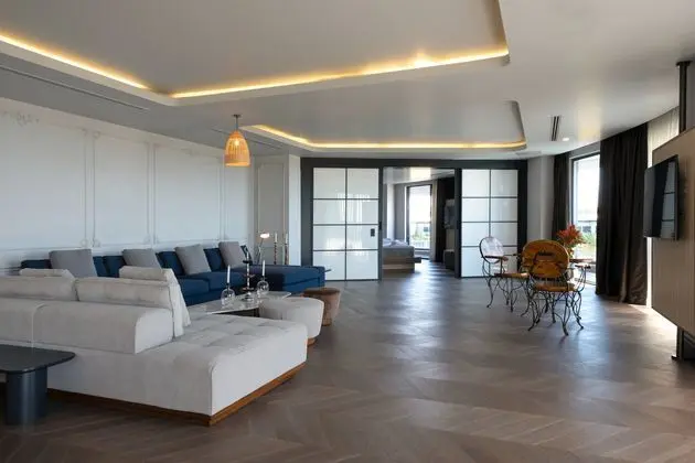 https://images.etstur.com/imgproxy/resize/2560x1440/files/images/hotelImages/etsrooms/1039/Liu_Resorts_20241111142547_2.jpg