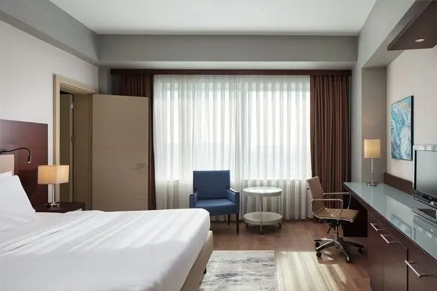 Süit, 1 En Büyük (King) Boy Yatak ve Çekyat, Şehir Manzaralı